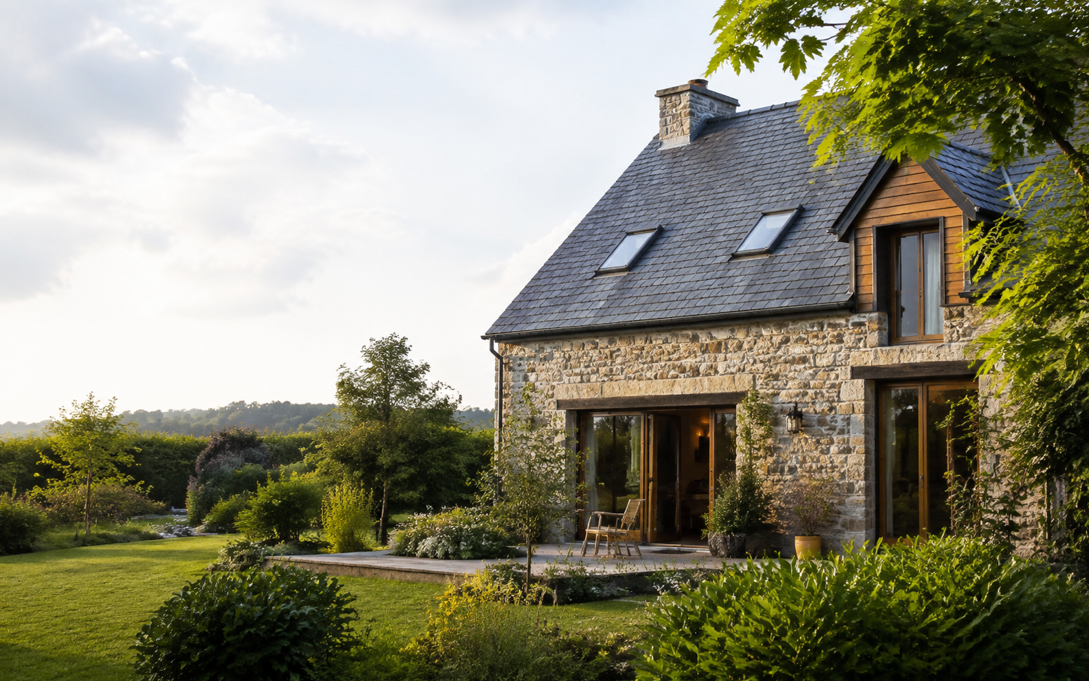 Maison contemporaine en Bretagne dans un environnement verdoyant